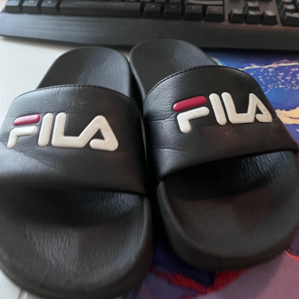 Filas - Picture 3 of 3